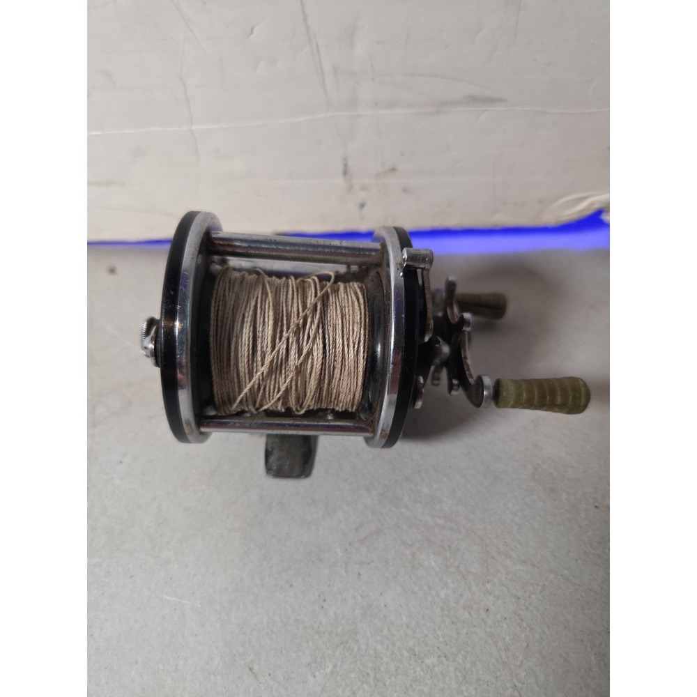 VINTAGE PENN Fishing Reel NO.109 - Black Baitcaster - TESTED WORKING - SEE NOTES